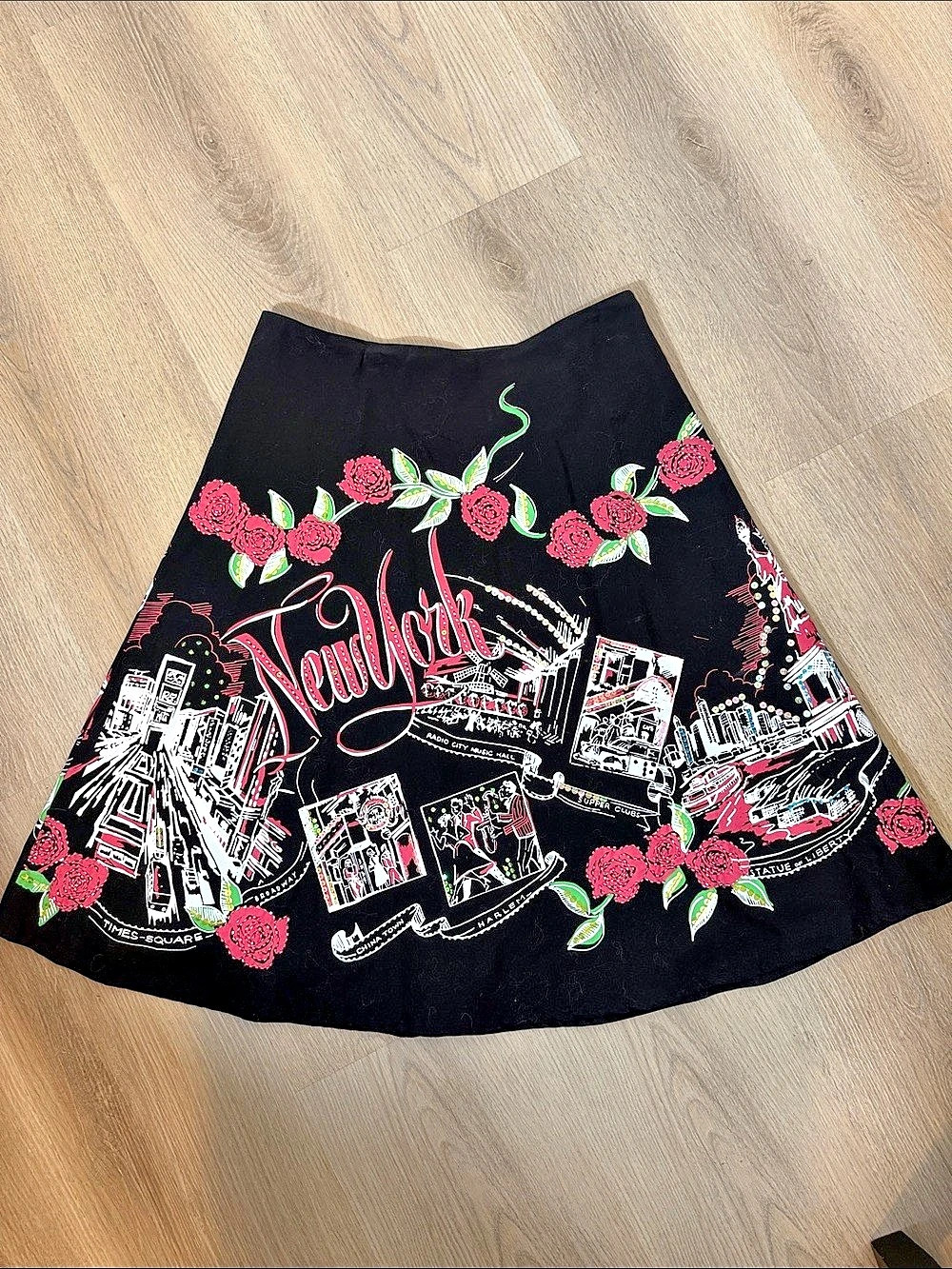 Basil & Maude New York Theme Floral A-Line Skirt  Size 10 Like New